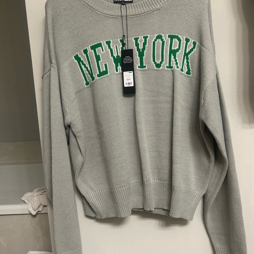 Fashion Nova Gray Sweater with Green New York Design